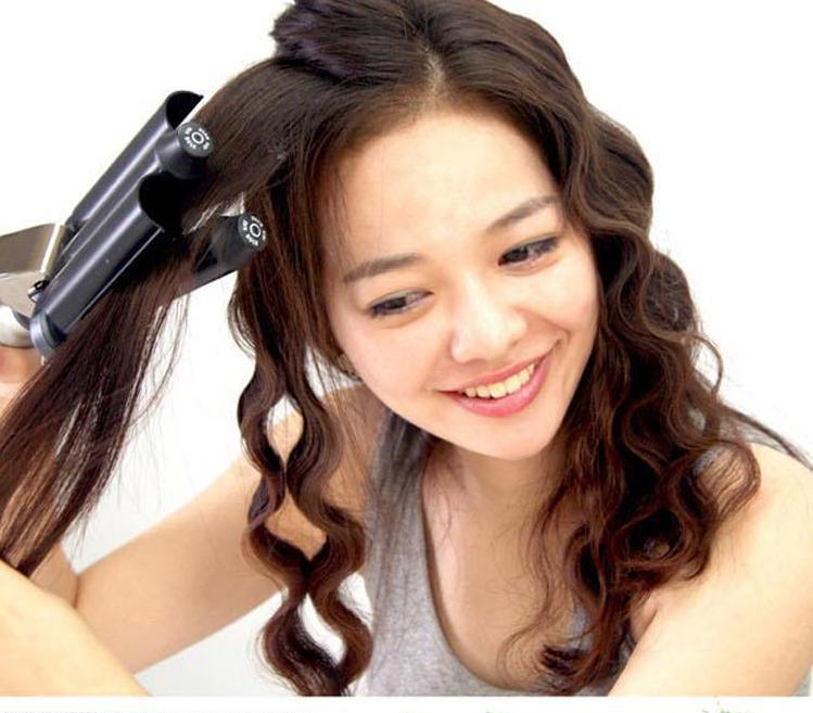 Hướng dẫn chải tóc đúng cách tránh hư tổn tóc xoăn