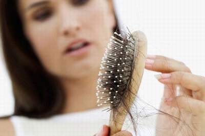 Rụng tóc ở phụ nữ là dấu hiệu của bệnh gì?
